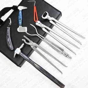 Kit de herramientas de herrador al por mayor, cuchillo para recortar pezuñas, pinzas de ajuste en caliente de 13 pulgadas, extractor de zapatos, amortiguador compacto, martillo de conducción - Product Image 3