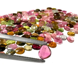 Tranche de tourmaline facettée naturelle en forme de rose, vente en gros, pierres précieuses multicolores en vrac pour la fabrication de bijoux - Product Image 2