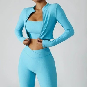 Nouveau design, survêtement Slim Fit pour femmes, haut tendance, ensemble 2 pièces en coton respirant, ensemble de yoga et d'entraînement pour la gym, vente en gros - Product Image 2