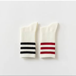 Chaussettes de sport rétro à rayures de haute qualité, logo personnalisé, chaussettes pour hommes, chaussettes en coton rembourrées, chaussettes mi-mollet pour hommes, évacuation de l'humidité, usine du Vietnam - Product Image 2