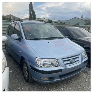 Suzuki Van 7 places, boîte manuelle, phares halogènes, pneus R16, sièges en tissu foncé, véhicule d'occasion - Product Image 6