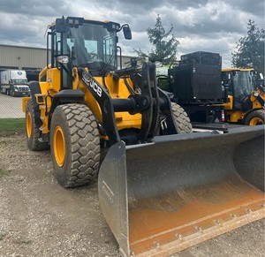 Mini-excavatrice haute performance avec moteur Kubota, disponible en versions 2 tonnes et 5 tonnes, fonctionnement fluide et efficace - Product Image 1