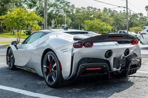 ขายด่วน รถสปอร์ต Ferrari SF90 Stradle 986 ปี 2024 ยูโร 6 เกียร์อัตโนมัติ เบาะหนัง สภาพดีเยี่ยม - Product Image 4