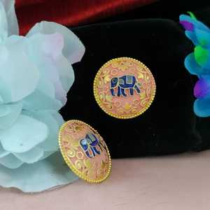 Boucles d'oreilles élégantes en émail ethnique Meenakari pour fête et mariage, bijoux indiens artisanaux élégants et légers pour toutes les occasions - Product Image 2