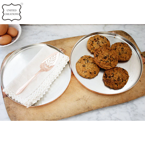 ถาดเสิร์ฟทองแดงทรงกลมดีไซน์เป็นมิตรกับสิ่งแวดล้อมพร้อมพื้นผิวโลหะชุบสำหรับเสิร์ฟจานและจาน - Product Image 5