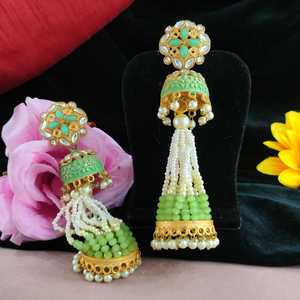 Royal Radiance Elégant Léger Perle Suspendue Jhumkas Pierres et Perles de la Meilleure Qualité Bijoux d'Oreille Gracieux - Product Image 1