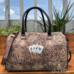 Sacs de voyage en cuir usinés à la main sur mesure pour sac de week-end décontracté en cuir véritable extérieur avec motif floral et carte - Product Image 1