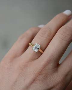 Hecho a mano 2,25 Ct hielo triturado radiante solitario anillo cuchillo borde diseño doble garra punta ajuste Moissanite GRA regalo Idea - Product Image 3