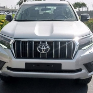 Toyota Prado 2021 d'occasion, conduite à gauche, transmission intégrale automatique, sièges en cuir, régulateur de vitesse adaptatif, pneus R21 - Product Image 1