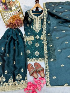 Ensemble haut et palazzo en soie Gmy avec broderie lourde et travail de sequins, travail de diamants Zarkan, broderie en soie Gmy et travail de découpe sur le dupatta - Product Image 6