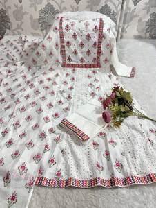Robe Anarkali en coton pour les occasions spéciales et le quotidien, avec broderie chikankari et motifs brodés de miroirs, robe Anarkali et pantalon dupatta - Product Image 3