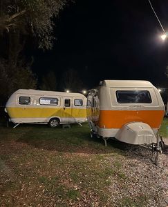 Mini-caravane moderne personnalisée en forme de larme, en aluminium léger, compacte, pour le voyage et le camping - Product Image 5