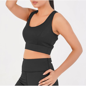 Mantenga sus entrenamientos ventosos con este Sujetador deportivo con malla que ofrece estiramiento y soporte de flujo de aire - Product Image 4