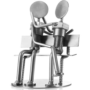 Figurine en métal tendance qui apporte force, sophistication et profondeur artistique à la décoration intérieure, un objet incroyable. - Product Image 2