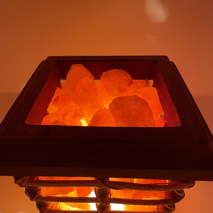 Lampe électrique artisanale, purificateur d'air naturel, ioniseur, morceaux de sel rose de l'Himalaya biologique dans un panier en bois de canne - Product Image 3