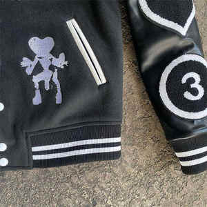 Blousons d'hiver personnalisables OEM, blousons universitaires unisexes, veste varsity, patchwork sur le devant, broderie sur toile, écologique - Product Image 2