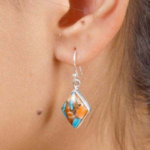 Boucles d'oreilles motif de paix de style bohème en argent sterling 925 Oyster Copper Turquoise Gemstone Drop pour filles - Product Image 1