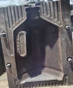 Moules de soufflage en plastique et en fer de qualité supérieure de 1 à 10 litres pour le stockage de produits chimiques et d'huiles ménagers, marque SRISHTI, emballage personnalisé - Product Image 1