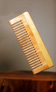 Peigne à cheveux en bois artisanal, dents adoucies pour un coiffage naturel sans nœuds, emballage personnalisable, soin des cheveux lisses - Product Image 4
