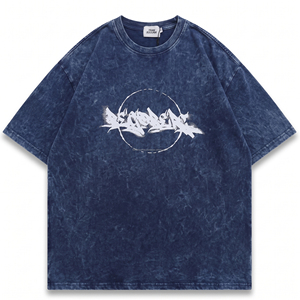 เสื้อยืดโอเวอร์ไซส์ทรงหลวมไหล่ตก ผ้าฝ้ายคุณภาพสูง 100% สไตล์สตรีทแวร์ พิมพ์ลายโลโก้ตามสั่ง ซักย้อมสีแบบแอซิดวอช ผ้าหนา สำหรับผู้ชาย - Product Image 1