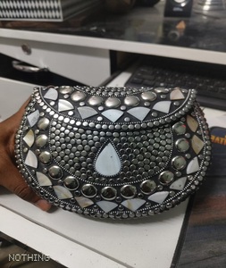 Bolso de mano de plata oxidada de metal de latón de calidad premium indio con eslinga metálica para embrague de noche de boda, novedad - Product Image 3