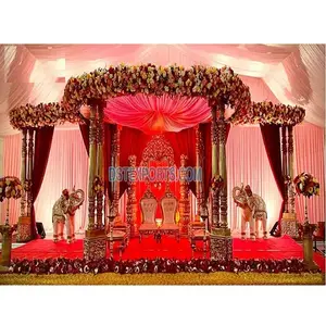 Wunderbare indische Ehe Doppel pol Mandap Mughal Thema Doppel pol Hochzeit Mandap Setup Nord indische Hochzeit Mandap Setup