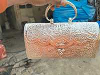 Sacs faits main en aluminium plaqué argent avec fermeture éclair, légers, durables, en forme de coussin, doublure en coton, grande capacité, motif métallique embossé, tendance