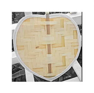 Top beau et charmant ventilateur en bambou fabriqué au Vietnam avec des décorations à motifs floraux Modèle d'art populaire Style artisanal - Product Image 5