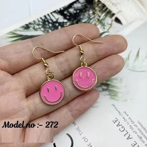 Fourniture en gros de boucles d'oreilles rondes en alliage poli pour un usage quotidien Revente et boutiques de cadeaux disponibles à un prix abordable - Product Image 2