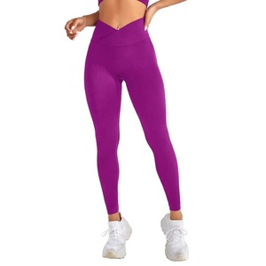 Venta al por mayor de mallas de impresión personalizada de las mujeres de tela suave de Yoga de talle alto mallas de diseño deportivo para las mujeres | Servicio OEM - Product Image 3