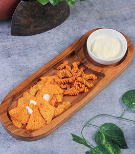 Plateau Chip & Dip Plateau en bois avec bol en laiton Serve Cheese Holiday Snacks et plus encore - Product Image 6