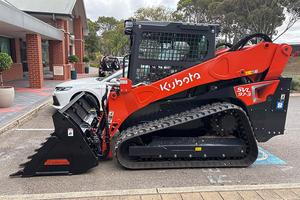 รถตักล้อยาง Kubota SVL 95-2 มือสอง พร้อมเครื่องยนต์ดีเซล Kubota ระบบ PLC และมอเตอร์ ประสิทธิภาพสูง ประหยัดน้ำมัน - Product Image 3