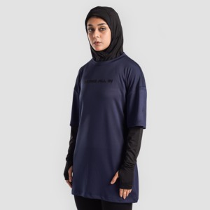 Top Deportivo Veiled Velocity en Color Azul Marino - Product Image 1