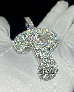 Pendentif Lettre Moissanite Taille Brillant Ronde Entièrement Sertie de Pierres, Monture à Griffes, en Argent 925 Plaqué Rhodium, Tendance et Personnalisable - Product Image 6