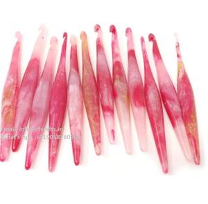 Ensemble cadeau crochet en résine et bois fait main - Product Image 5