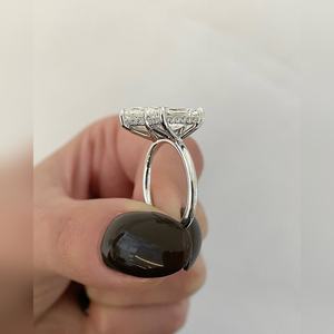 Anillo de Compromiso de Dos Piedras en Oro Platino, Plata, 10K, 14K, 18K con Engaste de Diamante Corte Pera, Proveedor y Fabricante Mayorista - Product Image 3