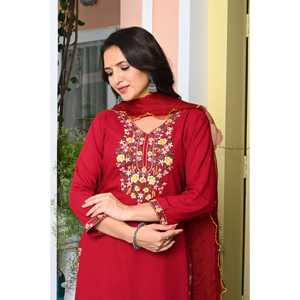 ชุดคุर्ตาผ้าเรยอนสีแดงปักลายดอกไม้หนัก พร้อมกางเกงขายาวและผ้าคลุมไหล่ผ้าออร์แกนซ่าสำหรับผู้หญิง - Product Image 3