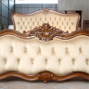 Cama de plataforma de madera tallada francesa con panel tapizado capitoné, estructura de cama suave, muebles de dormitorio personalizados para bodas - Product Image 4