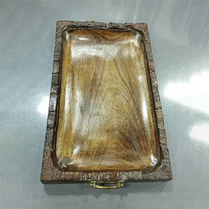 Bandeja de corteza de madera de diseño de lujo con técnica de horno con mango de metal para bandeja de madera natural de fiesta con textura brillante - Product Image 4