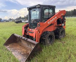 Kubota SSV75ลื่นไถล-ความแข็งแรง, ความอเนกประสงค์, และความทนทานในตัวต่อการใช้งาน - Product Image 1