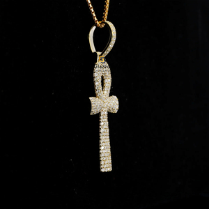 Élégant pendentif rond en forme d'Ankh en forme de diamant cultivé en laboratoire fabriqué en or jaune 10 carats - Product Image 5