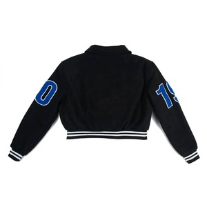 เสื้อแจ็คเก็ตวาร์ซิตี้ผ้าขนสัตว์แบบครอปสำหรับผู้หญิง สวมใส่สบาย ติดกระดุม ปิดได้ เหมาะสำหรับฤดูหนาว สไตล์ไฮสตรีท  โลโก้แบบอเมริกันสั่งทำได้ - Product Image 2