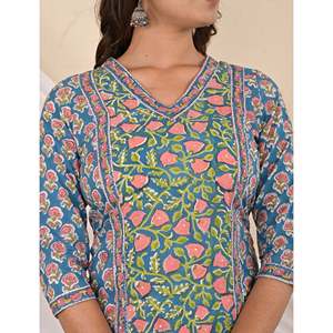 Kurti Verde de Algodón con Estampado Floral, Transpirable, Estilo Casual para el Día o para Salir, con Cintura Natural y Largo hasta el Suelo, Diseño ODM - Product Image 2