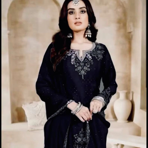 Collection de créateurs élégante et brodée pour les mariages et les tenues de fête - Product Image 2