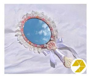 High Quality Vietnam Seashell Hand Mirror - Elegant Coastal Shell Craft Mirror for Beauty and Decoration - Product Image 1