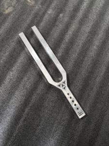 Diapasón Gigante Internacional Mars con Llave DnA para Sanación y Meditación con Golpeador, Envío Rápido.. - Product Image 4