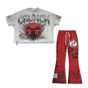 Ensemble t-shirt et pantalon en coton mesh 240 GSM rouge avec impressions graphiques et strass, logo personnalisé, 2 pièces, pour homme - Product Image 3