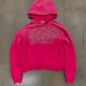 Sudadera con capucha desgastada negra personalizada para hombre 500 GSM Heavyweight Fleece 100% algodón bordado con diamantes de imitación y tachuelas con remaches - Product Image 6