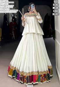 Lehenga Choli Moderno de Diseño con Parches Múltiples en Tela de Rayón Puro, de Secado Rápido, para Bodas, RADHE EXPORTS - Product Image 2