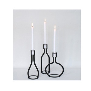 Portavelas de metal para velas de té que proporciona una luz radiante suave y complementa la decoración contemporánea con un encanto atemporal. - Product Image 5